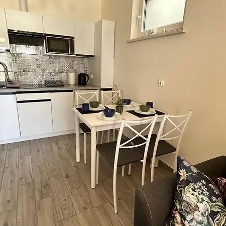 Lesna Przystan Rozewie, Jastrzebia Gora Rozewie