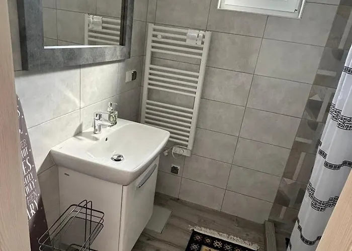 Lesna Przystan Rozewie, Jastrzebia Gora Rozewie