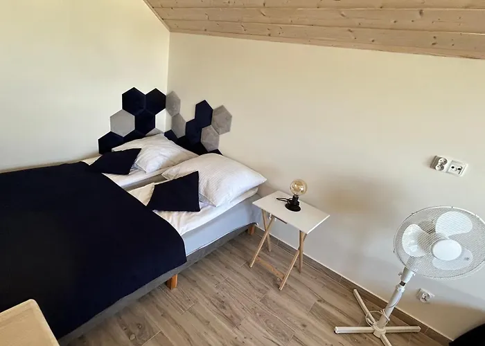 Leśna Przystań Rozewie, Jastrzębia Góra